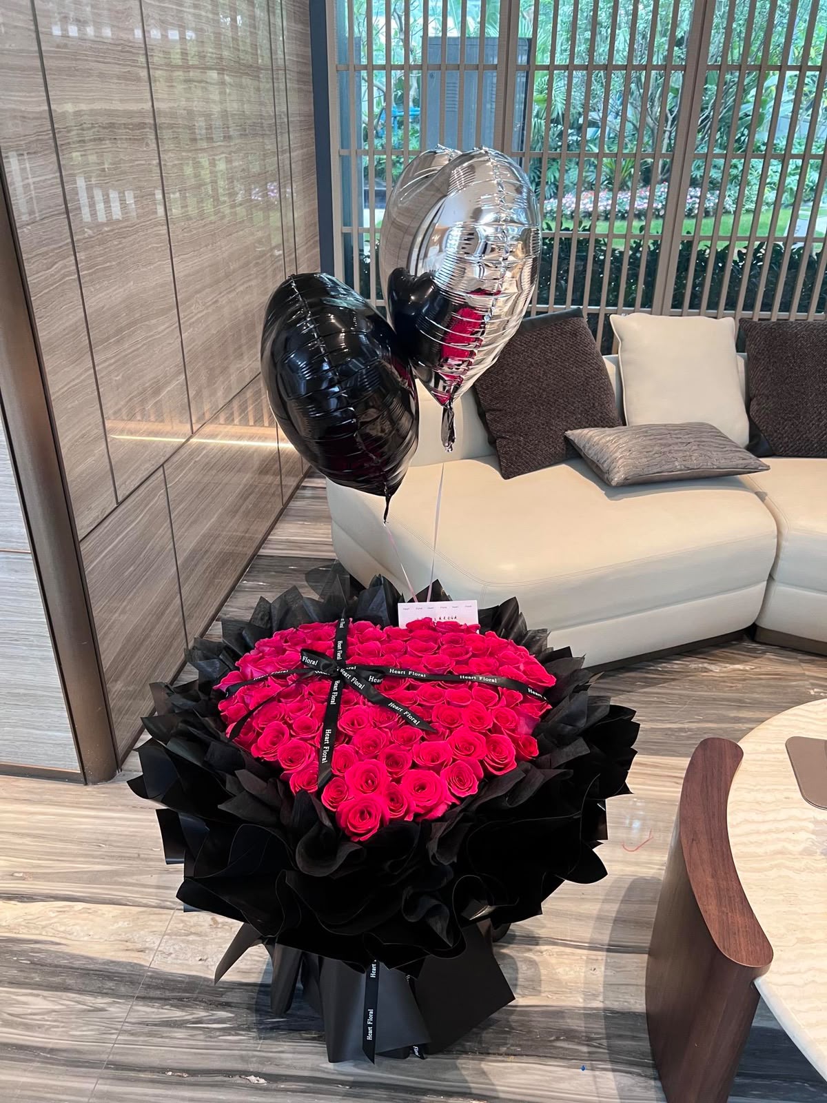 大花束33-99支（Grand Fresh Flower Bouquet 33-99 Stems | Real Gift Delivered to the Streamer）